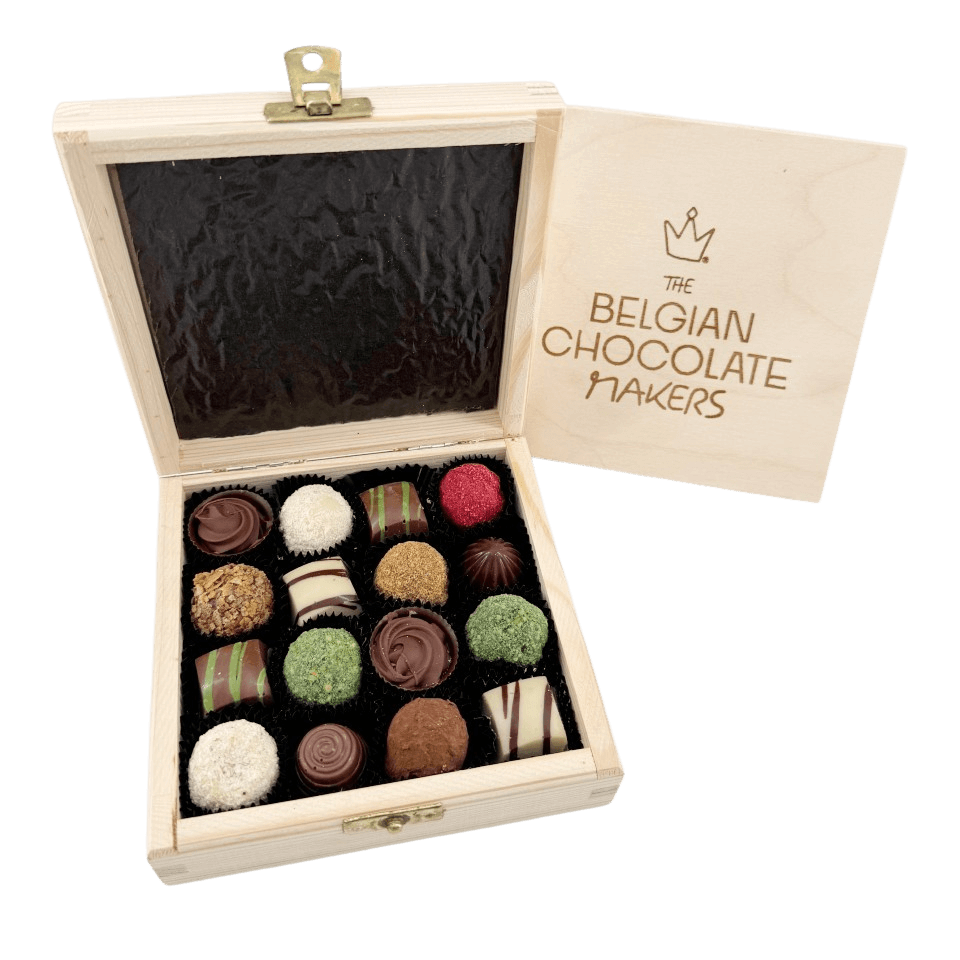 Confezione regalo in legno con 16 praline e tartufi